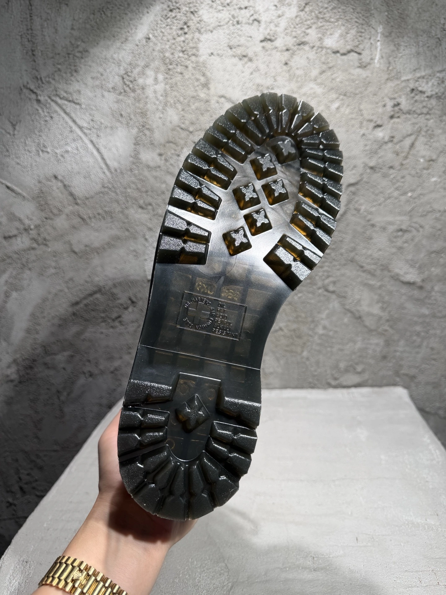 OOBB-- Ow59s DM02E68128001-09  DW02E68128001-09 Ow59s x Dr.Martin Calfskin cowhide item:F-X409B0220B